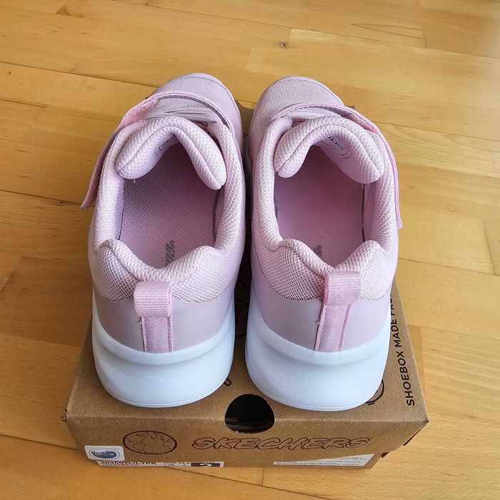 Кросівки для дівчинки Skechers Dynamatic р. 33,5