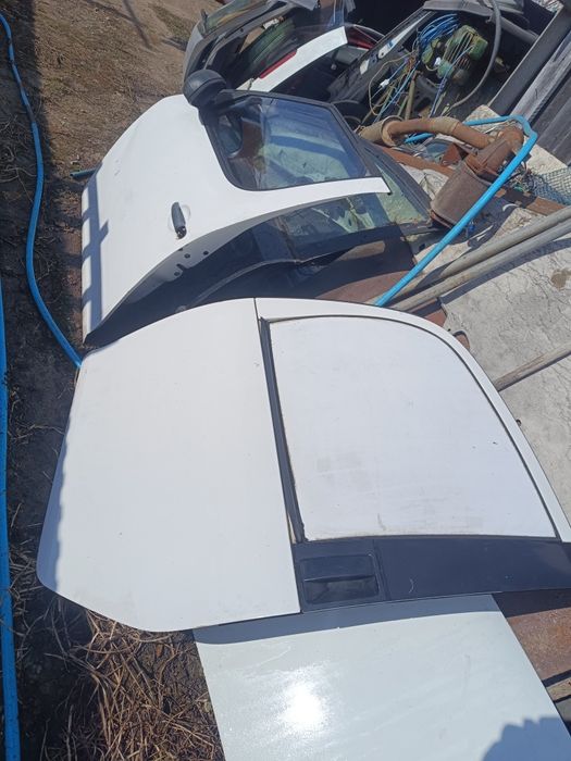 Продам двері Skoda Roomster