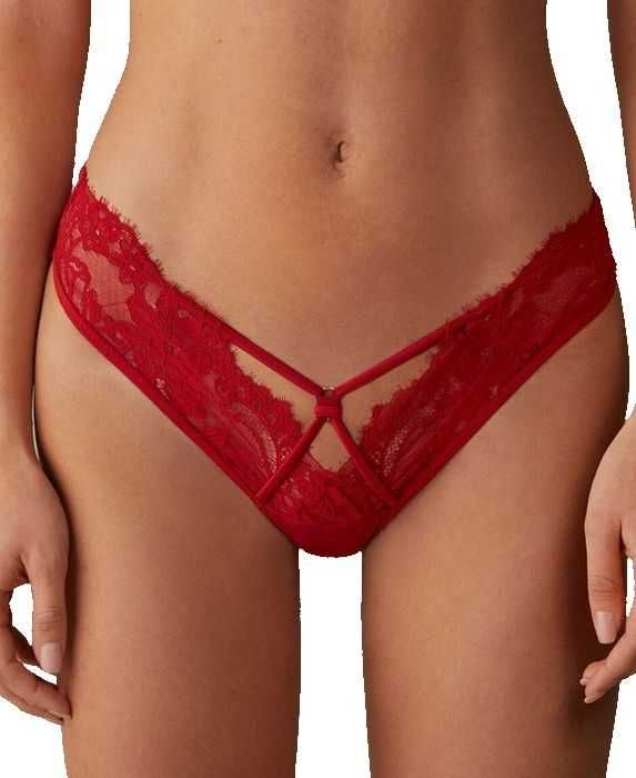 Різні кружевні трусики стрінги intimissimi ,М
