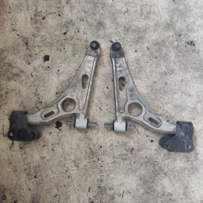 Запчастини до chevrolet bolt 17-24