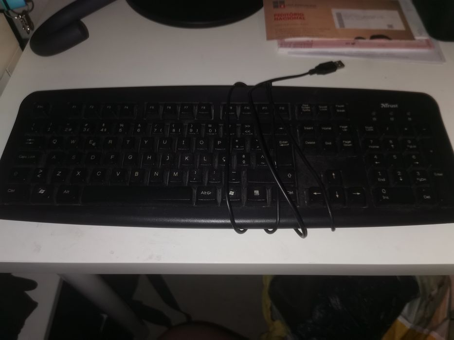 Keyboards Used in Good Condition64738414635394120