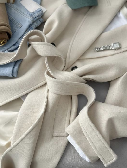 Бежеве молочне пальто двобортне з вовни вовняне zara s l / пальто шерстяное с шерсти бежевое молочное зара