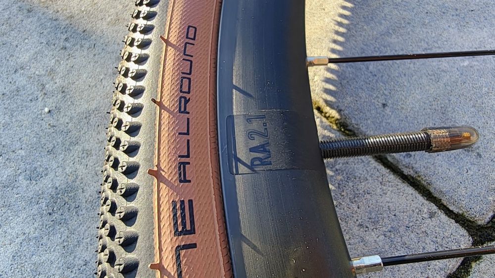 Koła Cube Nulane, 28 cali, Schwalbe G-one Allround