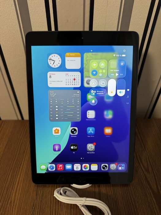 Apple Ipad 8 Gen. 32 Gb. WiFi.  IOS 26.