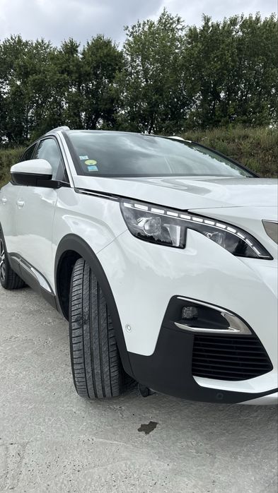 Автомобіль Peugeot 3008