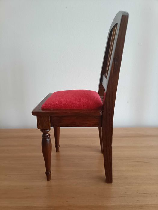 krzesełko miniaturowe vintage dla lalek
