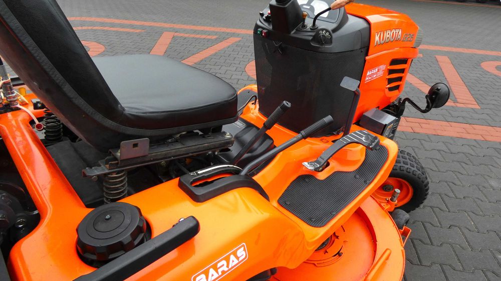 Traktorek kosiarka KUBOTA G26 Wysoki Wysyp (201001.3) Baras