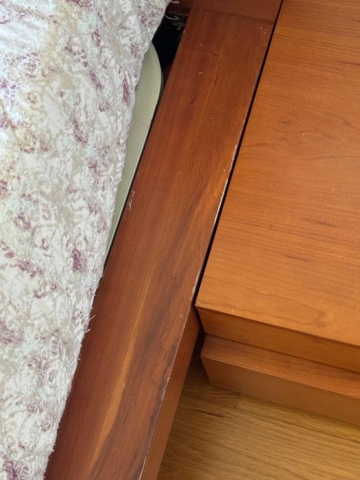 Cama de casal c/mesinhas