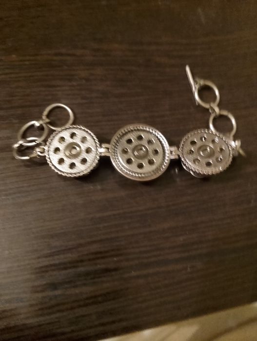 Старинный браслет с камнями