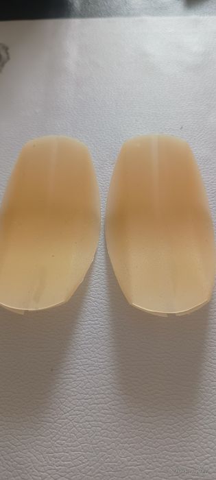 Silikonowe podkładki pod ramiączka biustonosza