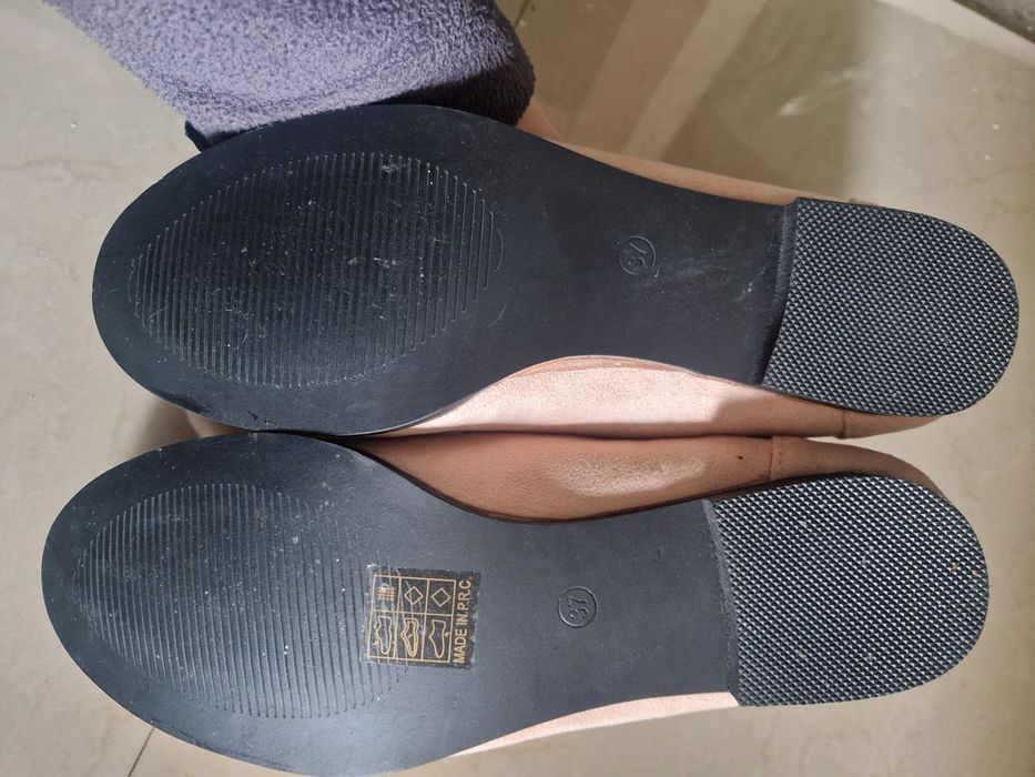 Nowe zamszowe bootki r.37