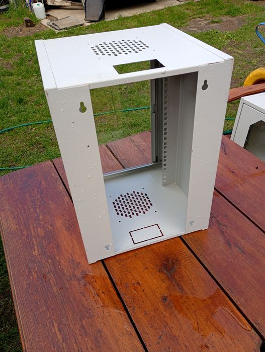 Szafa teletechniczna rack 10" 9U