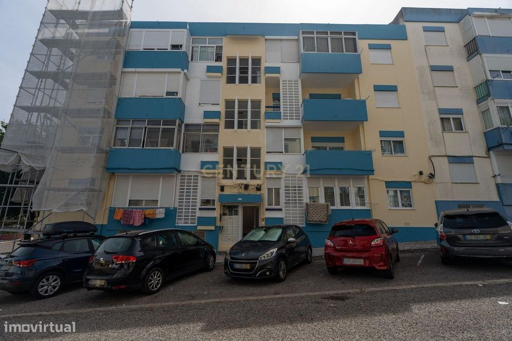 T1 Pronto a Habitar em Massamá – Localização Privilegiada e Excelente