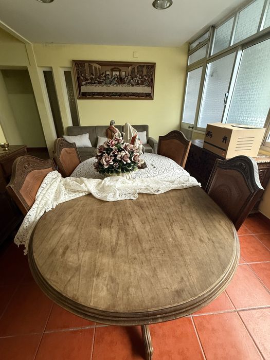 Móveis antigos em excelente estado