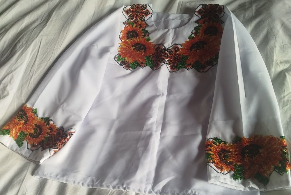 Продаються вишиті сорочки жіночі