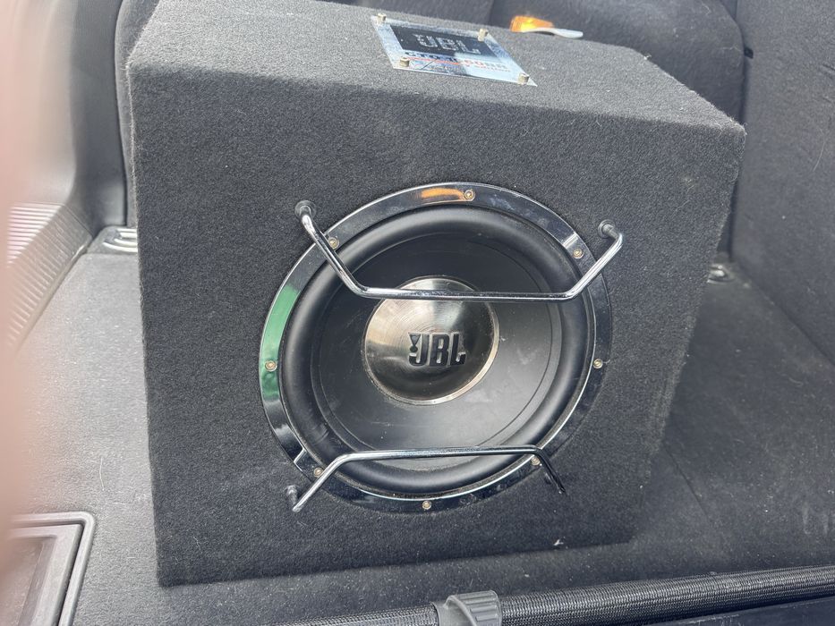 Zestaw car audio JBL – wzmacniacz + subwoofer JBL GTO1060BR
