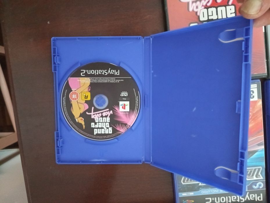 2 Jogos Playstacion 2 PS2	Jogos PS2 - Usados - Como novos*