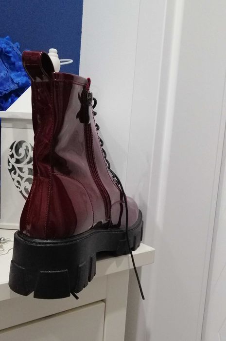 Nowe lakierowane buty na grubej podeszwie r 41