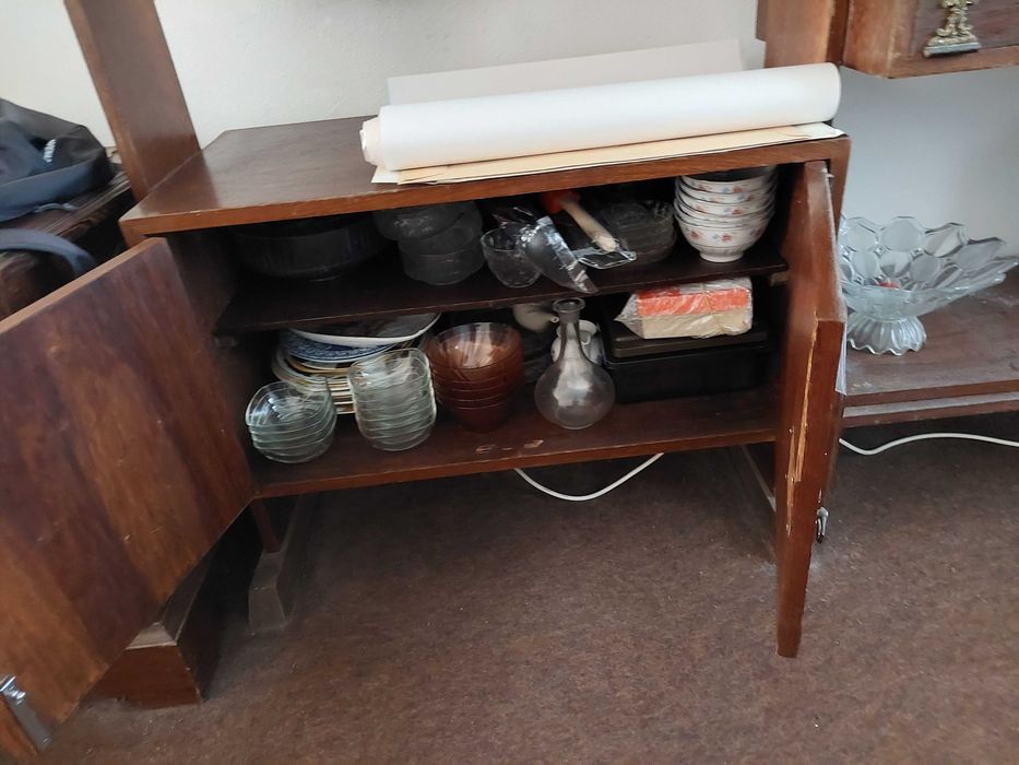 Estante em madeira africana, originaria de Moçambique