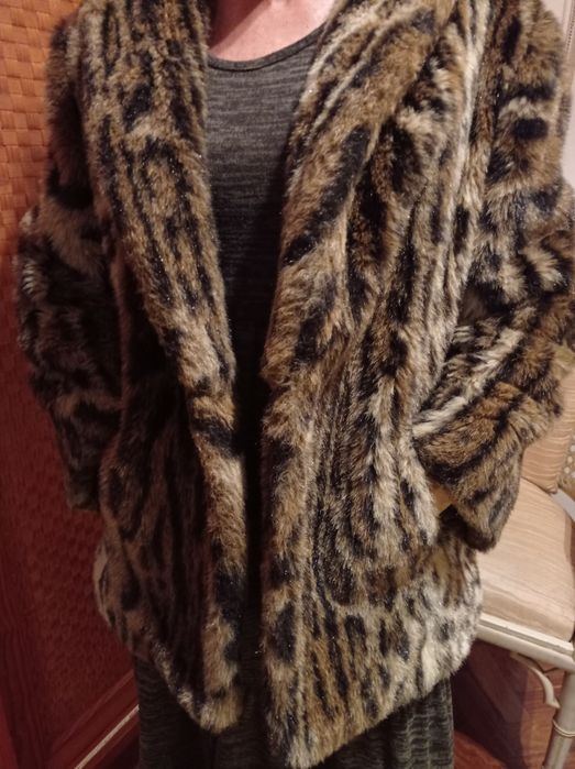 Casaco pele sintética de leopardo