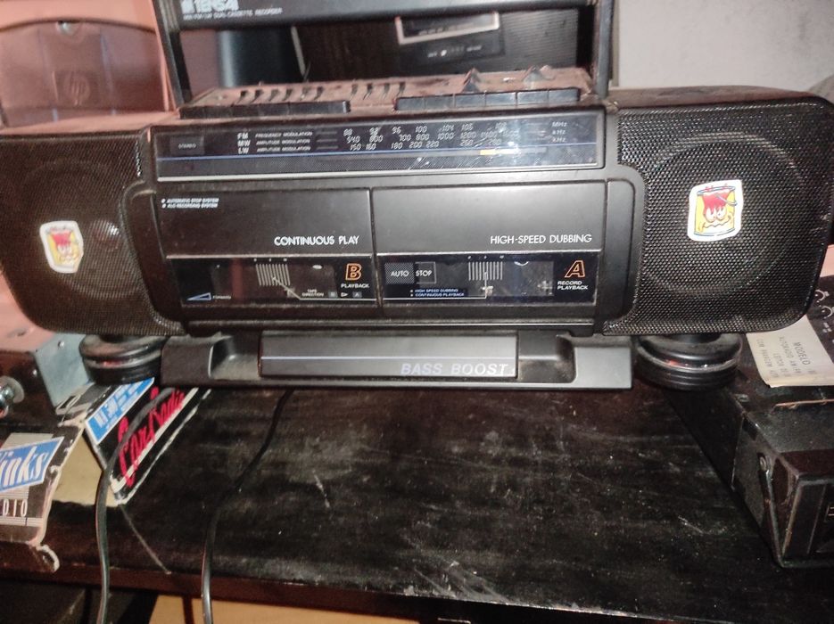 Vendo Dois Rádios Antigos