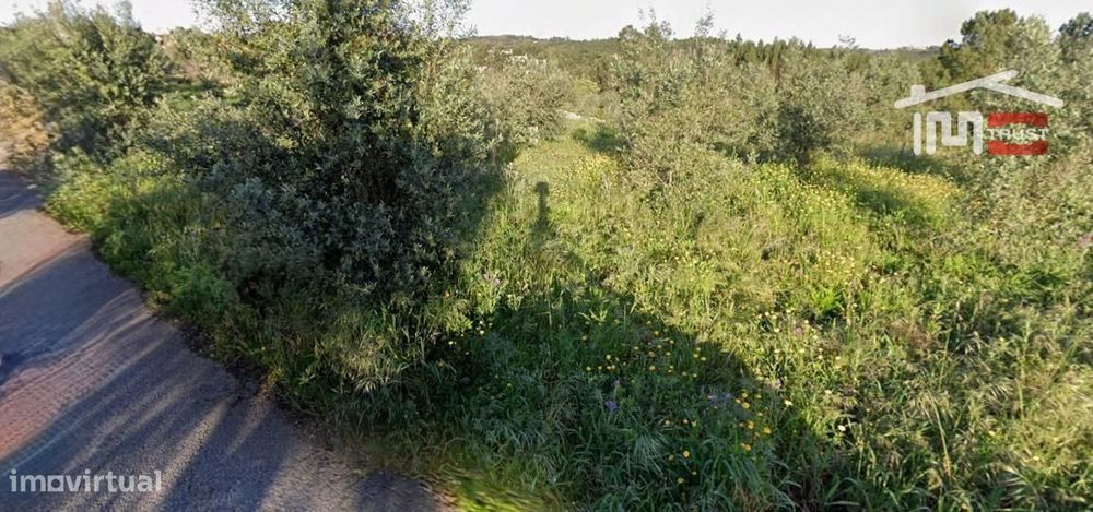 Terreno com 1980 m² na Freguesia de Atouguia