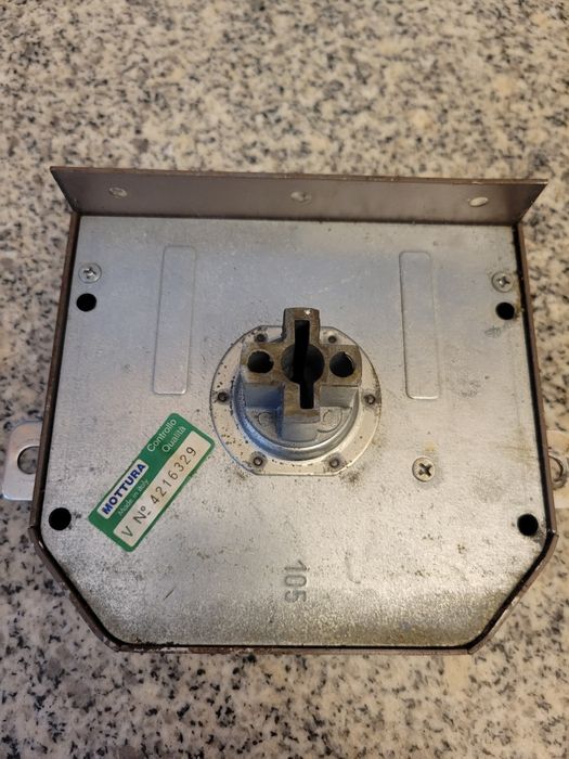 Fechadura porta MOTTURA