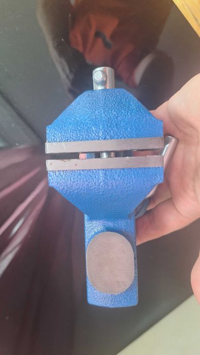 Тиски настольные