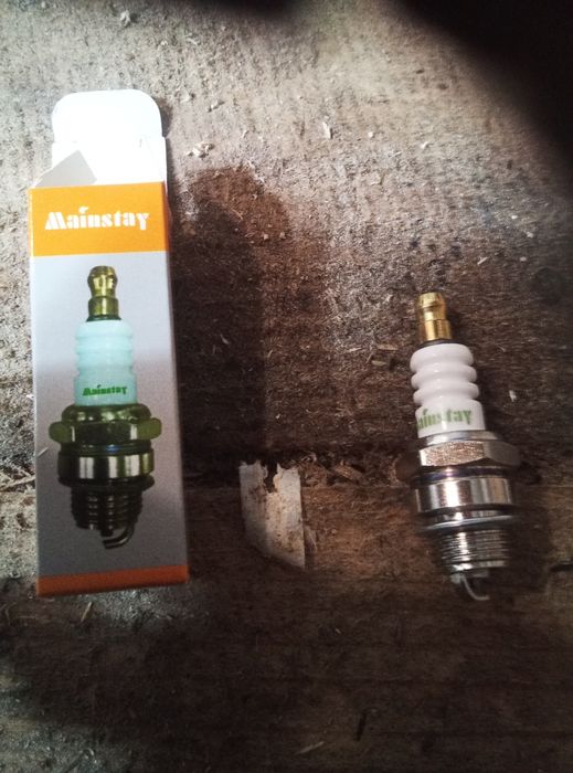 Продам свічки зажигания до бензо-інструменту