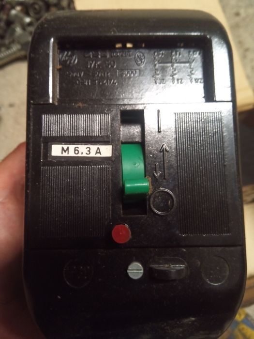 Продам вимикачі.