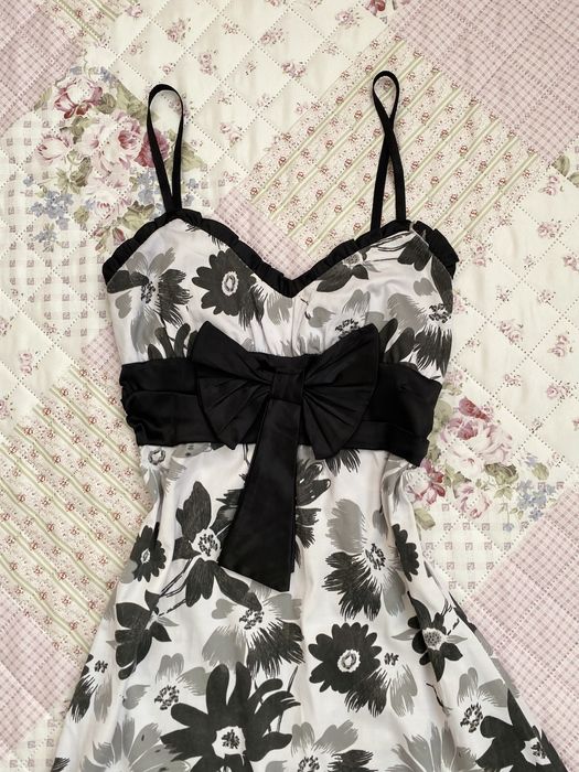 Biała sukienka w kwiatki na ramiączka S 36 M 38 vintage