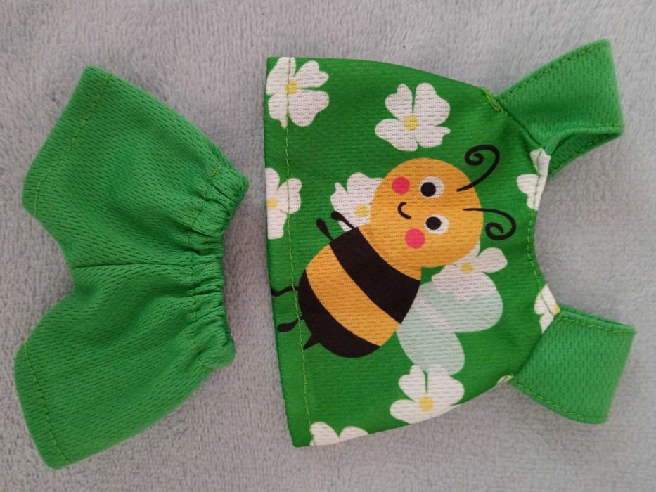 Roupa para bonecas nova