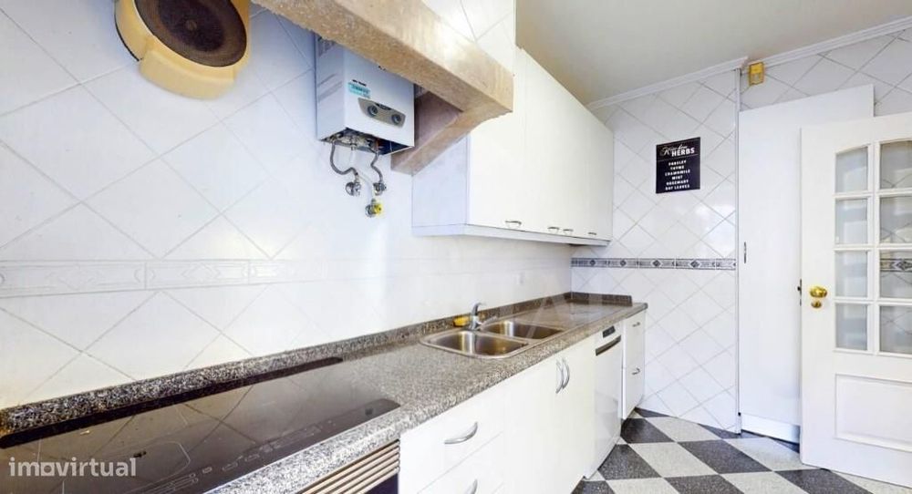 T2 em Queluz c/Terraço
