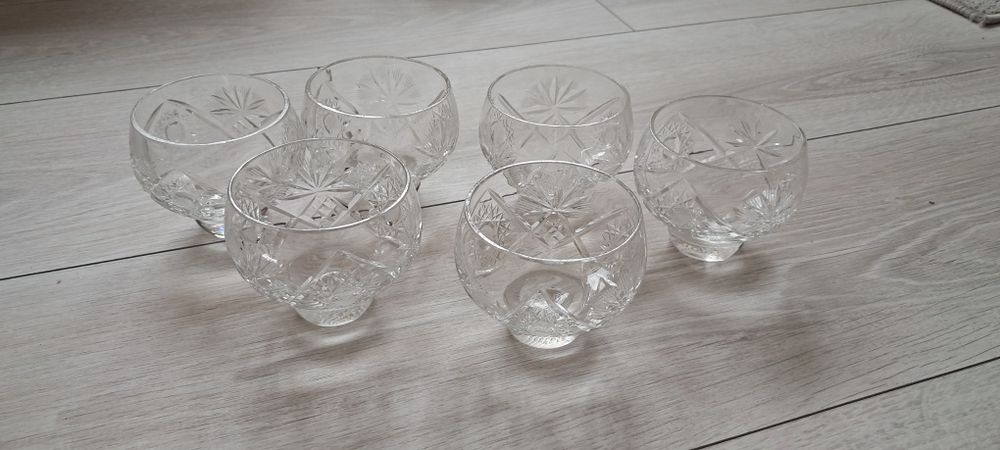 Kryształowe pucharki z czasów PRL