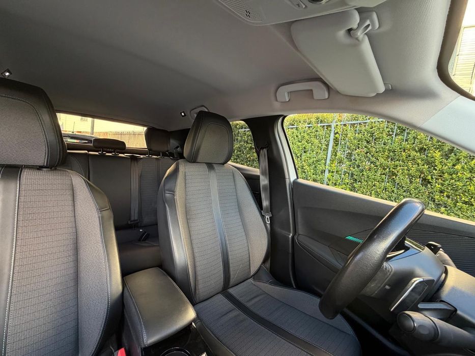 PEUGEOT 2008 1.5 BlueHDi