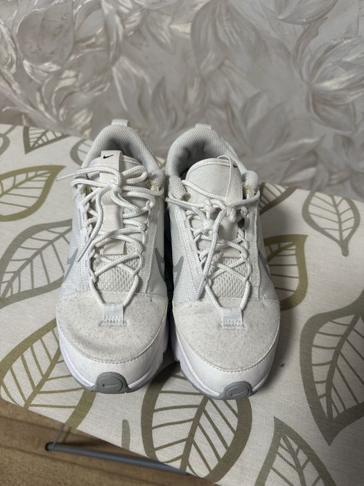 Кросівки Nike Air Max Intrlk WomenS Shoes White DQ2904-100 36 розмір.