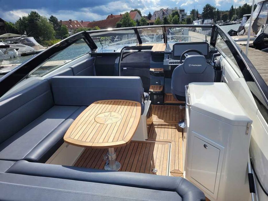 Łódź PARKER 800 Cruiser USZKODZONA