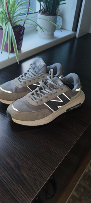 кросівки New Balance розмір 42-43