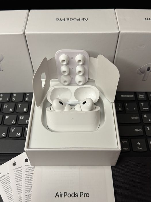 Навушники Apple AirPods Pro 2 з шумоподавленням