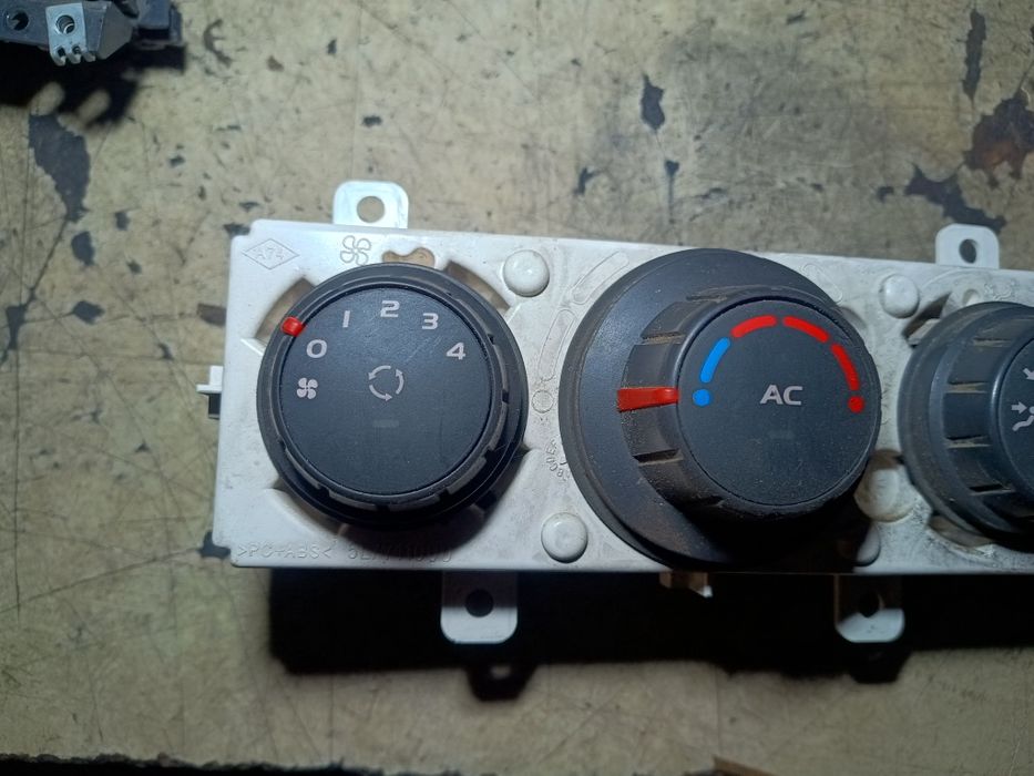 Panel nawiewu klimatyzacji Opel Movano B renault master III 10- oryg