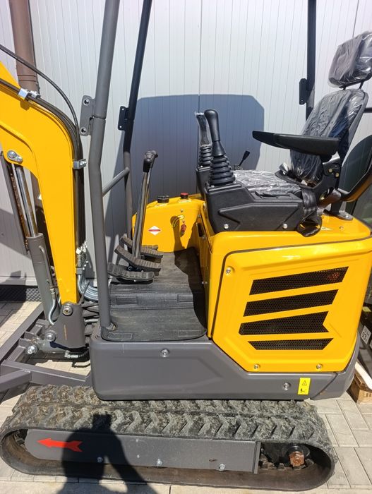 екскаватор KRÜGER XKW-18, двигун KUBOTA D-722 1.8 T
