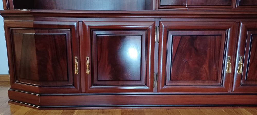 Móvel de sala em cerejeira