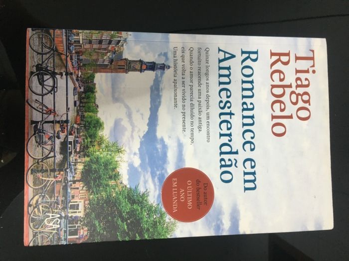 Vendo livro "Romance em Amesterdão" de Tiago Rebelo
