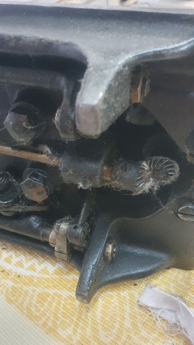 Продам швейну машинку 22 клас