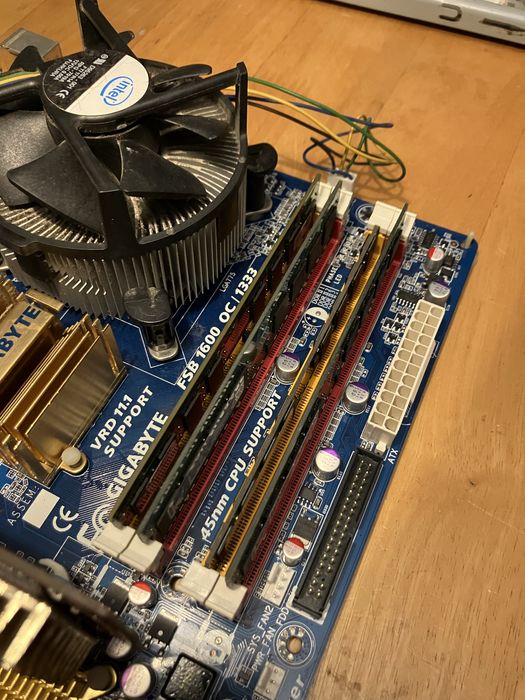 Kit Motherboard Gigabyte Socket 775 + 6GB RAM + Gráfica Nvidia (Testado)