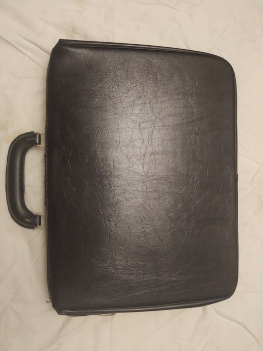 Портфель СССР, кожпный, новый.