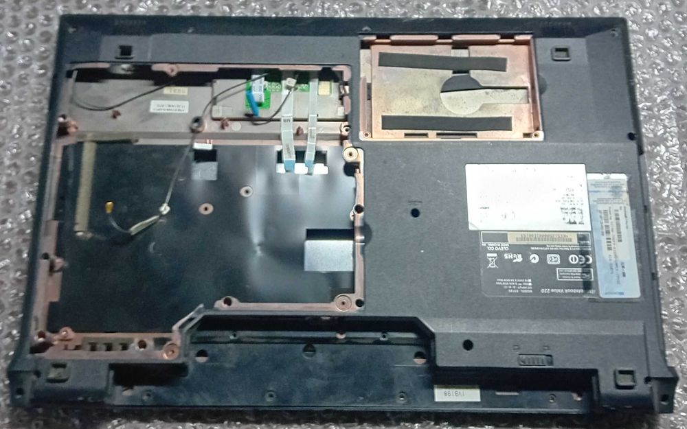 obudowa górna, palmrest i dolna RM 220