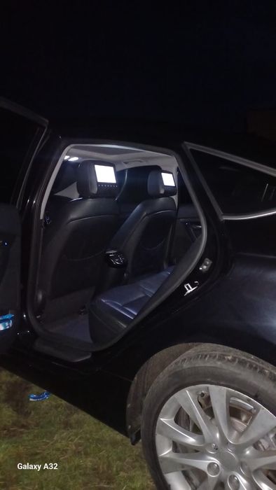 Hyundai i40 sedan -2012r. PILNIE