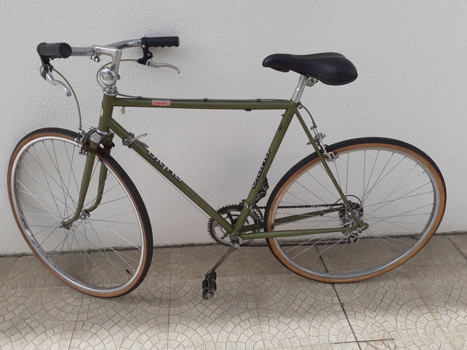 Bicicleta Diana impecável roda 26x1"1/4 conforme foto.