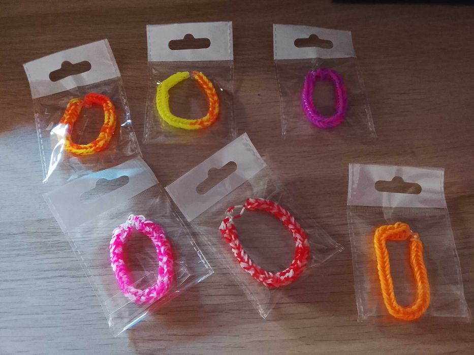 Pulseiras feitas a mão